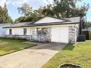 2304 Meadow Crst, Irving, TX 75060