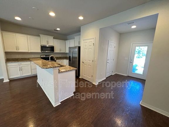 3rd image of 7003 Butterfly Ct