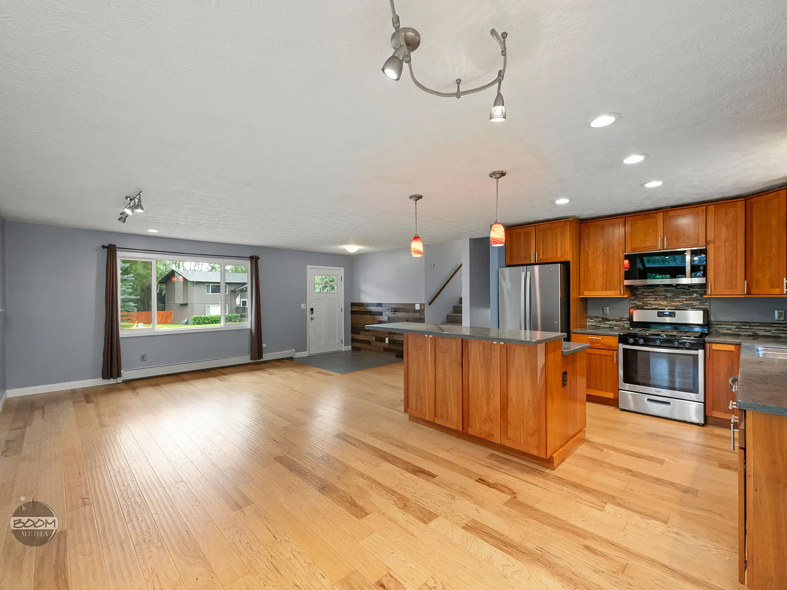 3 bed, 1689 sqft, $3,200 — Photo 4