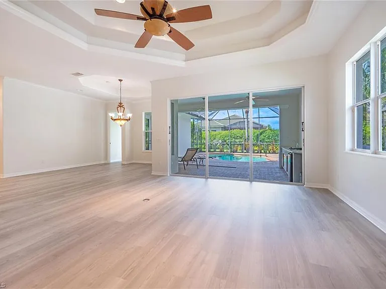 10800 Fieldfair Dr — Photo 5
