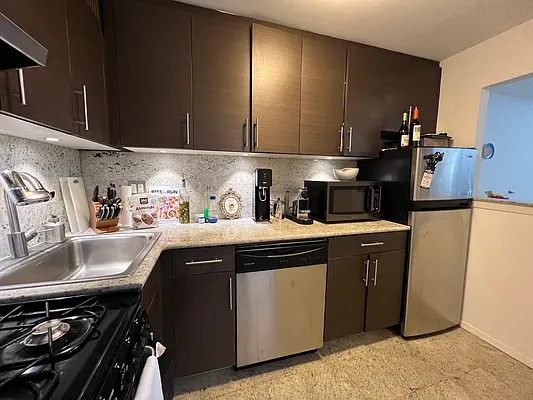 Rented by AZ REALTY NYC LLC | media 10