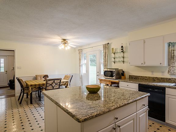 5th image of 4111 Lagrange Dr
