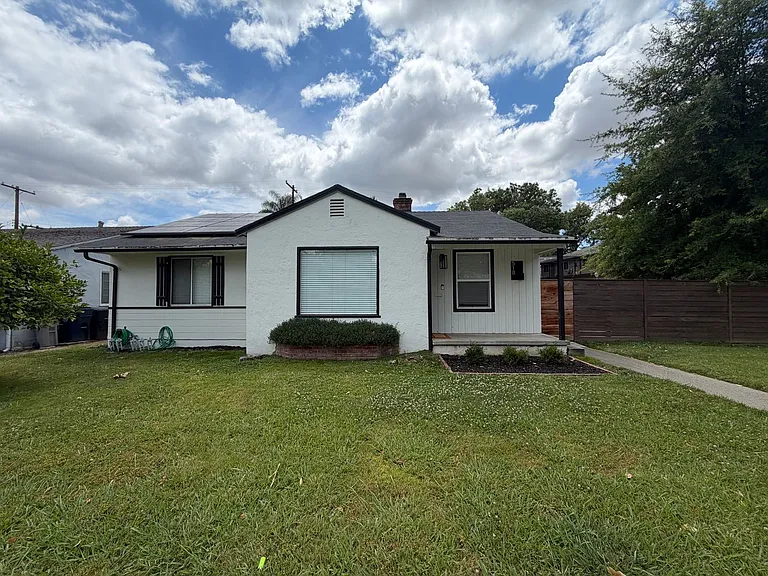 518 Fremont Way — Photo 1