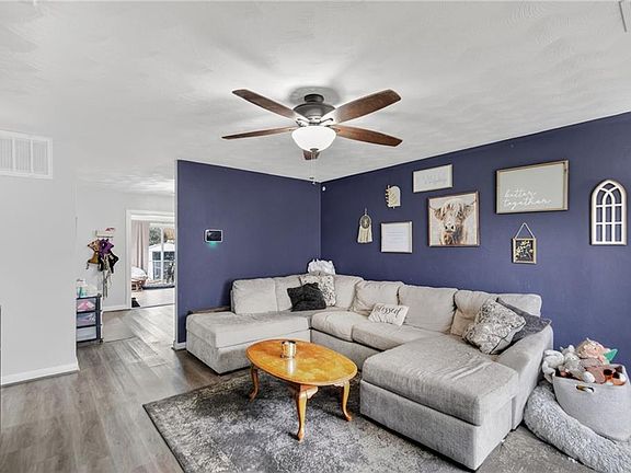 3rd image of 16 Marldale Dr