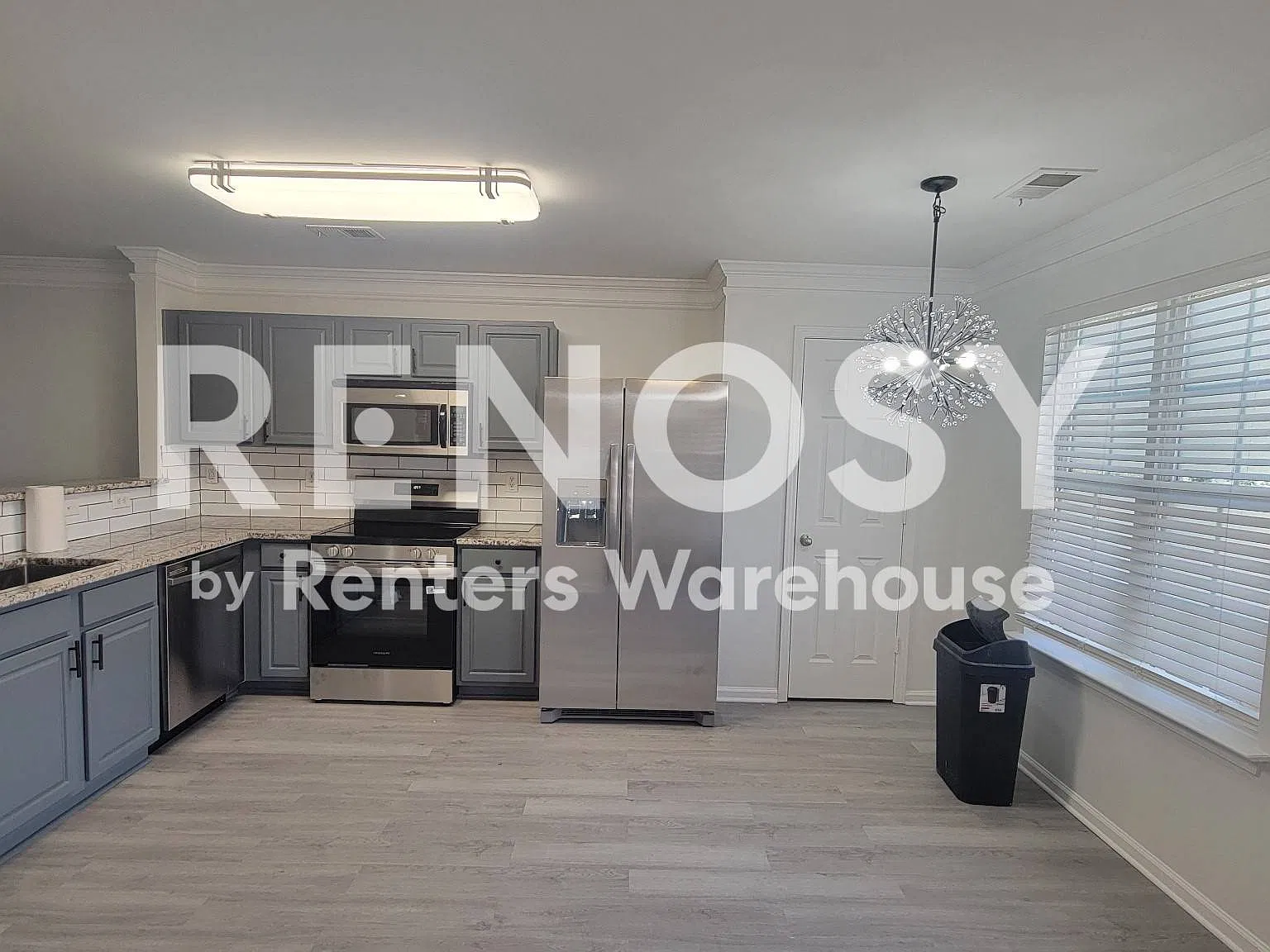 Spacious and Renovated 2 Bedroom Townhome in SW Atlanta! — Photo 4