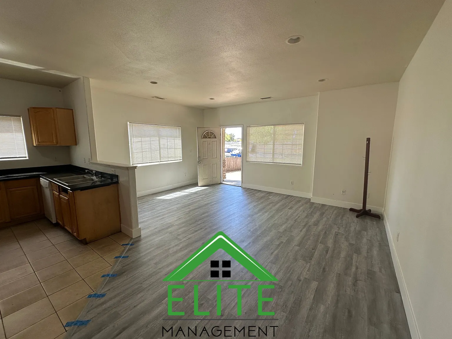 3 bed, 1250 sqft, $2,295 — Photo 4
