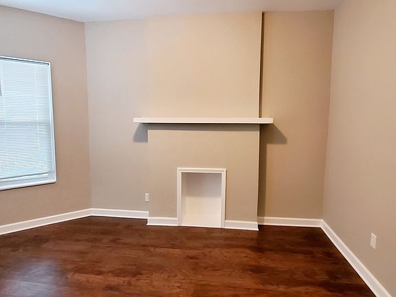 3rd image of 6438 S Eberhart Ave