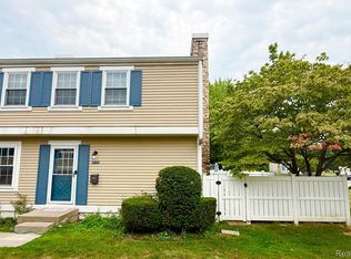 41732 Onaway Dr, Northville, MI 48167