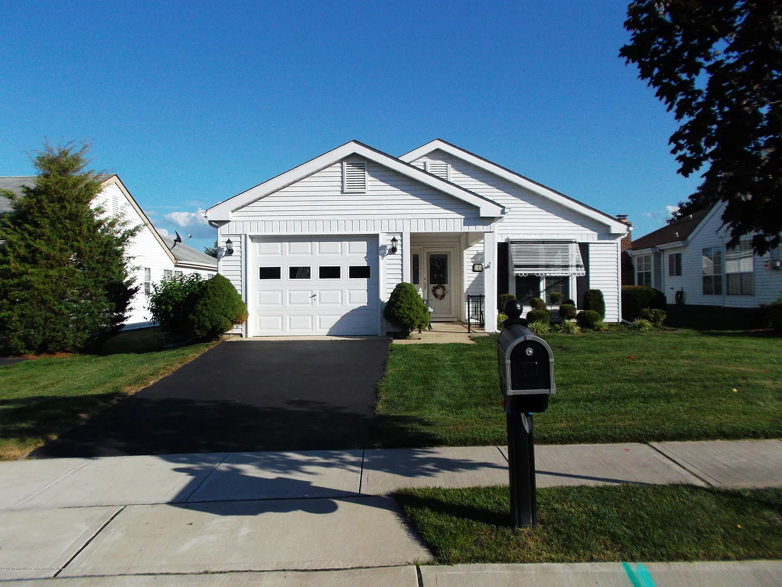 70 Mansfield Ave photo 1