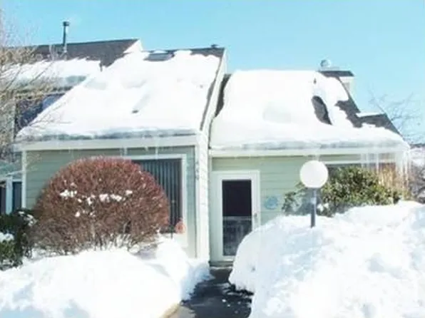 449 Nassau Dr, Springfield, MA 01129