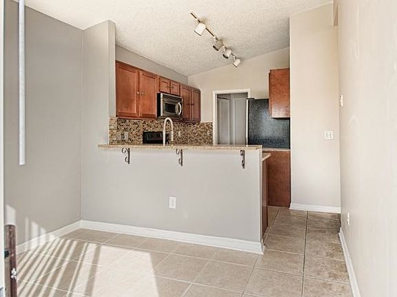3rd image of 4949 Broadstone Cir