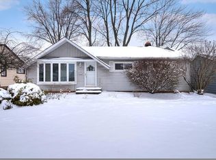 1760 Crestwood Rd, Mayfield Heights, OH 44124