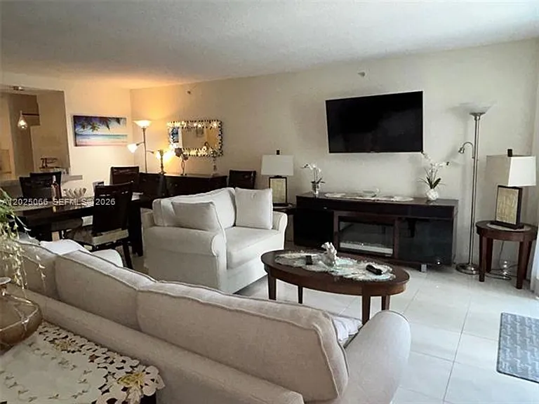 6917 Collins Ave #807 — Photo 9