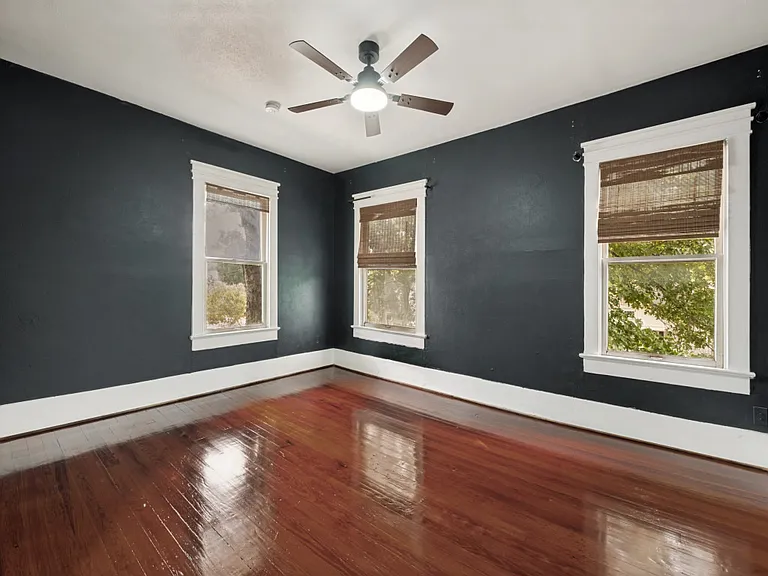 5623 Victor St — Photo 9