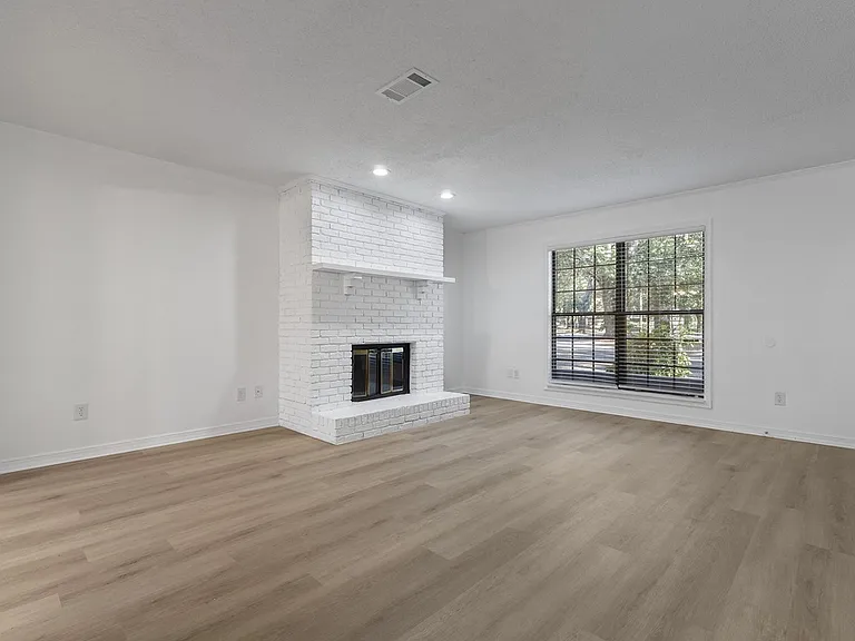 3348 Colonial Oaks Dr #8C — Photo 2