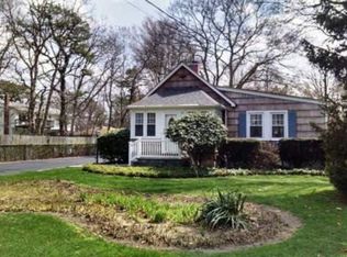 190 Amityville St, Islip Terrace, NY 11752
