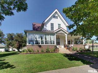 41 N Washington St, Carthage, IL 62321