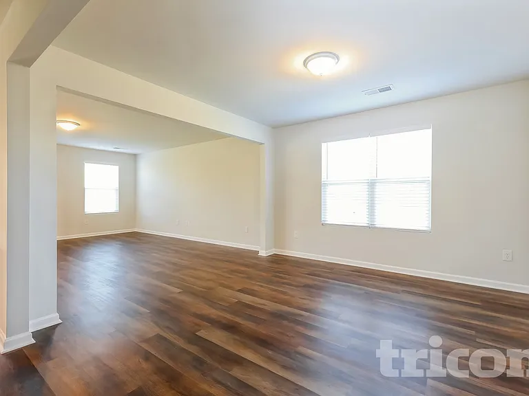 139 McMakin Dr — Photo 2