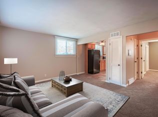 328 N 35th St, Omaha, NE 68131