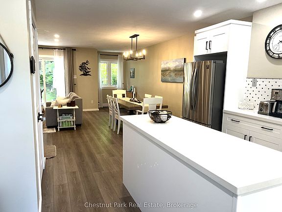 2nd image of 550 Oxbow Cres