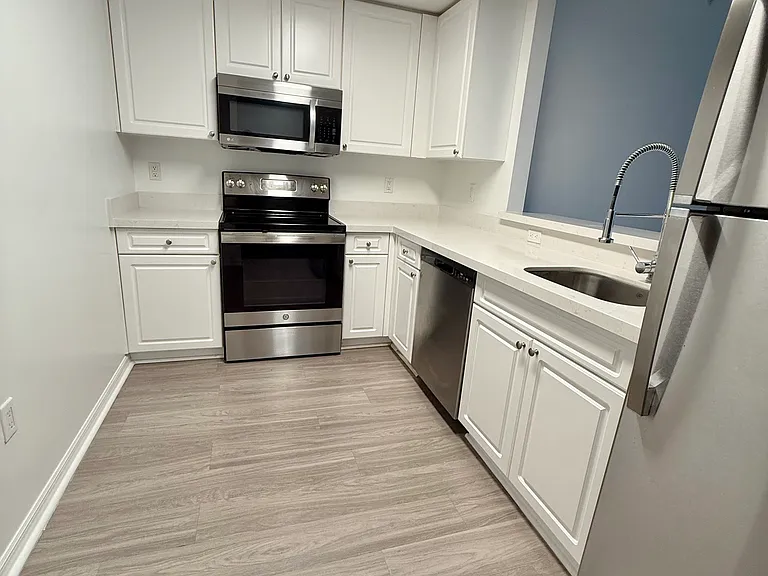 255 Evernia St #1320 — Photo 3