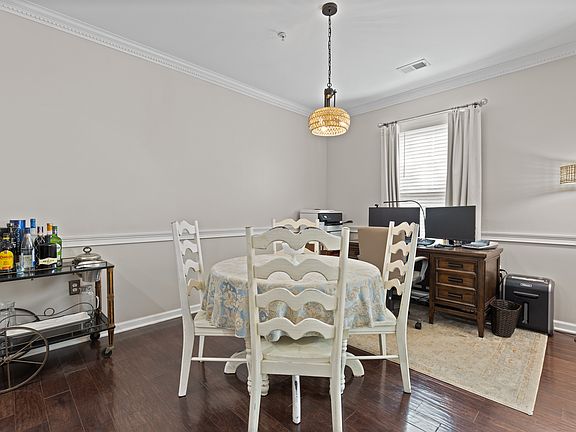 4th image of 407 River Pl