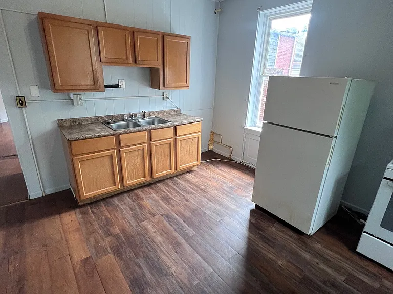 3715 S Compton Ave #2 — Photo 8