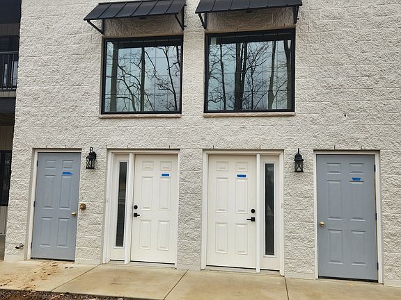 2nd image of 5530 N Frostwood Pkwy #5