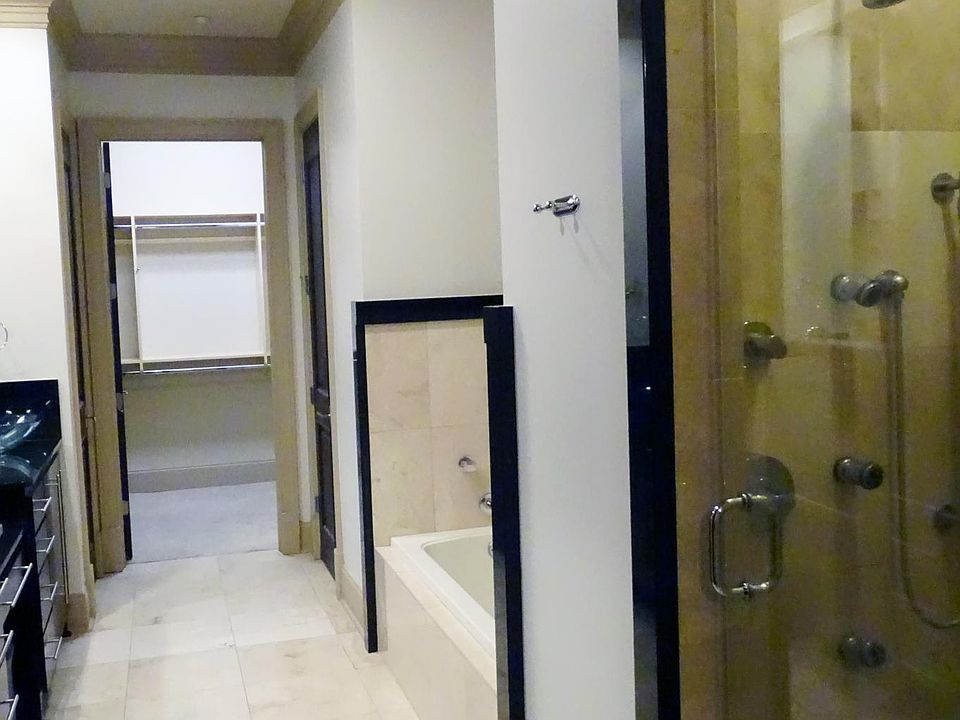1st image of 605 Silverstone Rd