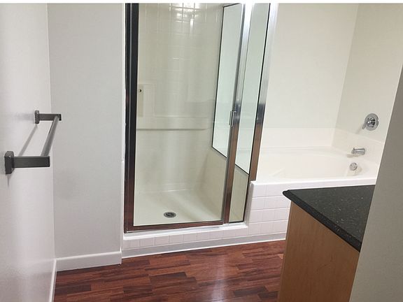 5th image of 1540 6th St APT 411