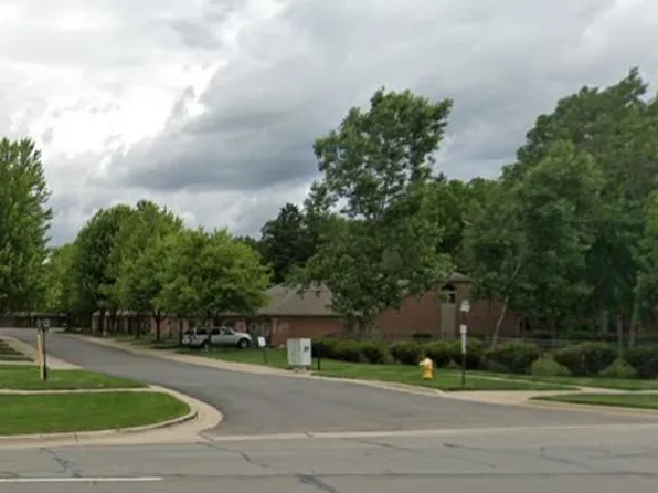 51122 Courtyard Dr, Chesterfield, MI 48047