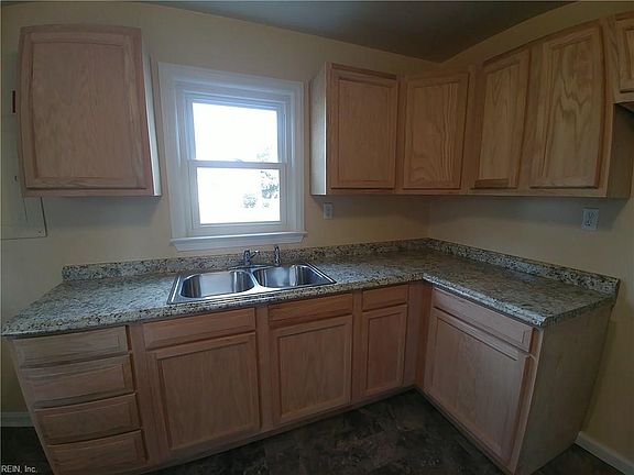 2nd image of 130 Shea St