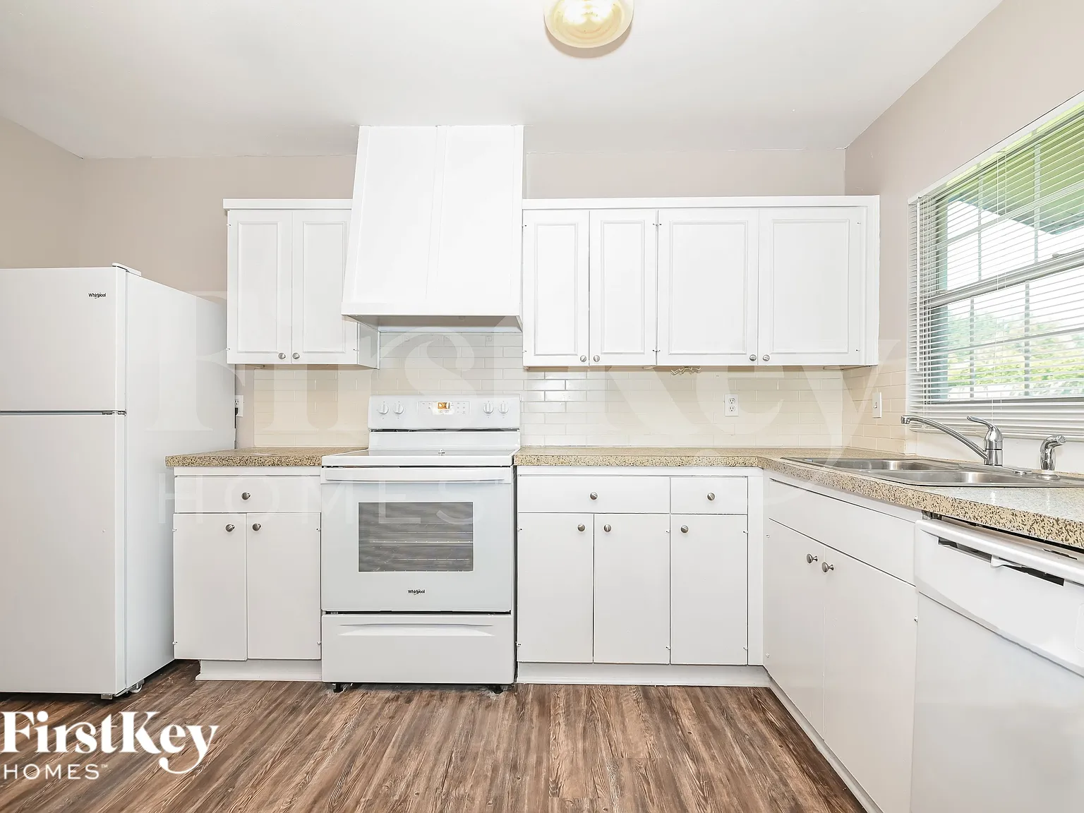 3 bed, 2.0 bath, 1349 sqft, $1,935 — Photo 4