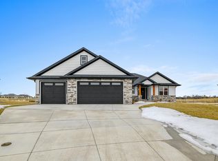 2611 Willow Ct, Green Bay, WI 54311