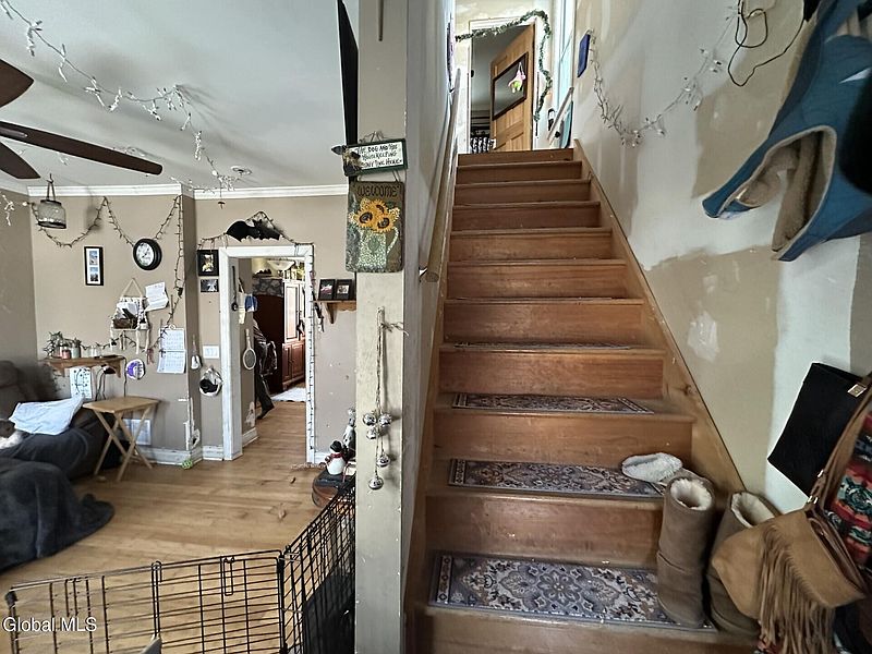 5th image of 6 Hempton Street