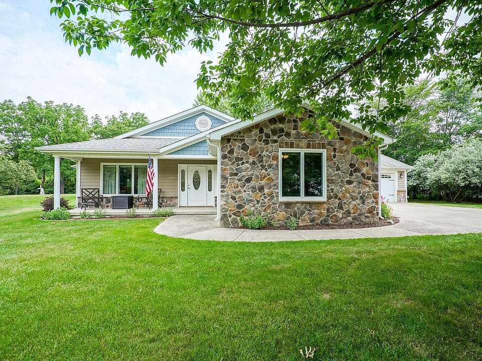 1st image of 2901 Chinagrove Dr