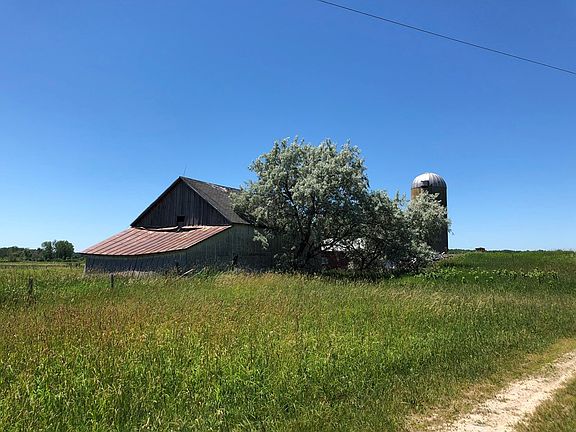 4th image of 909 County Road Xc