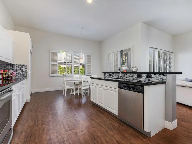1225 Skylark Dr — Photo 6