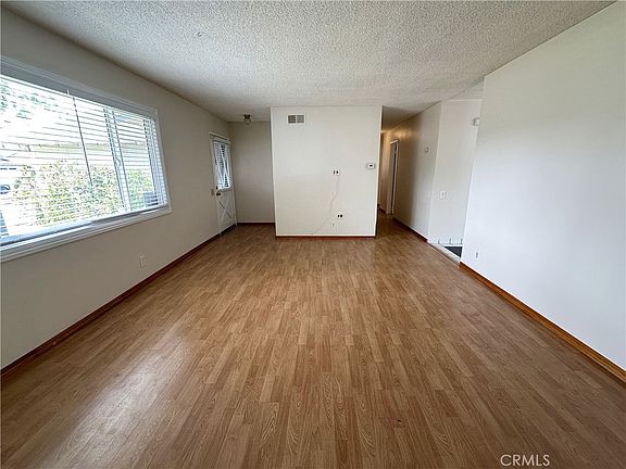 4th image of 24113 Hartland St