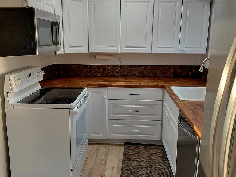 411 SW Westholm Ave — Photo 25