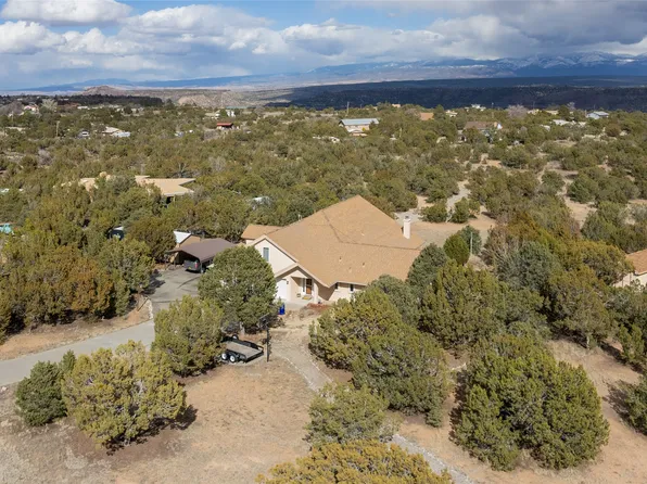 242 Rio Bravo Dr, Los Alamos, NM 87547