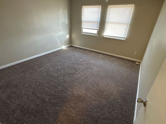 3rd image of 810-811 Howard Ave #811-11W