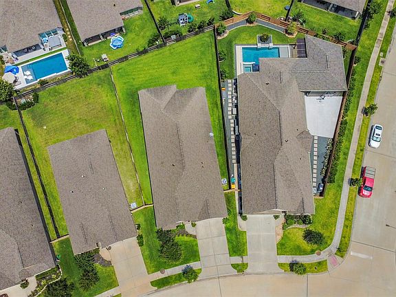 3rd image of 28160 Knight Peak Dr