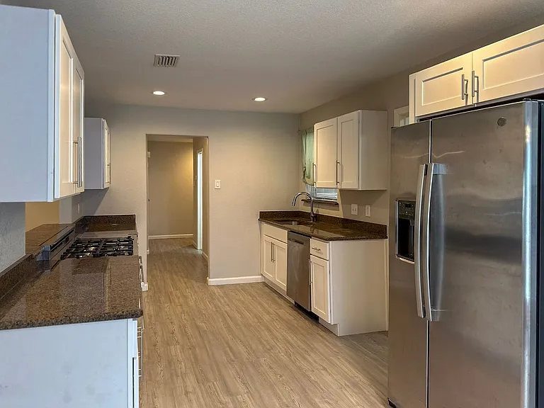 55031 Sandy Cir — Photo 34