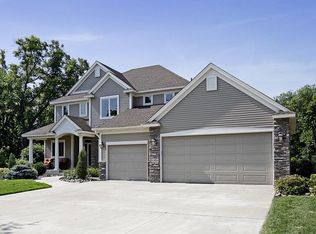 6389 Hartford Cir, Lino Lakes, MN 55038