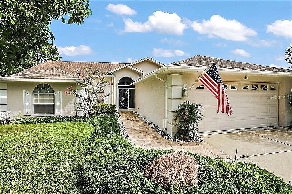 11 Mangrove Ct W - Property Image