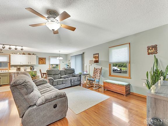 4th image of 103 Fiord Dr