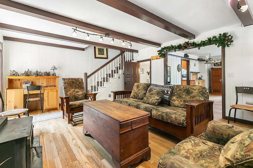 3 bed, 2.5 bath, 1650 sqft, $2,000 — Photo 3