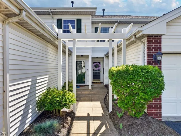 6721 Woodruff Ct, Middleburg Heights, OH 44130