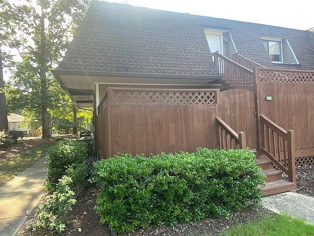 2 bed, 2.0 bath, 967 sqft, $1,395 — Photo 1